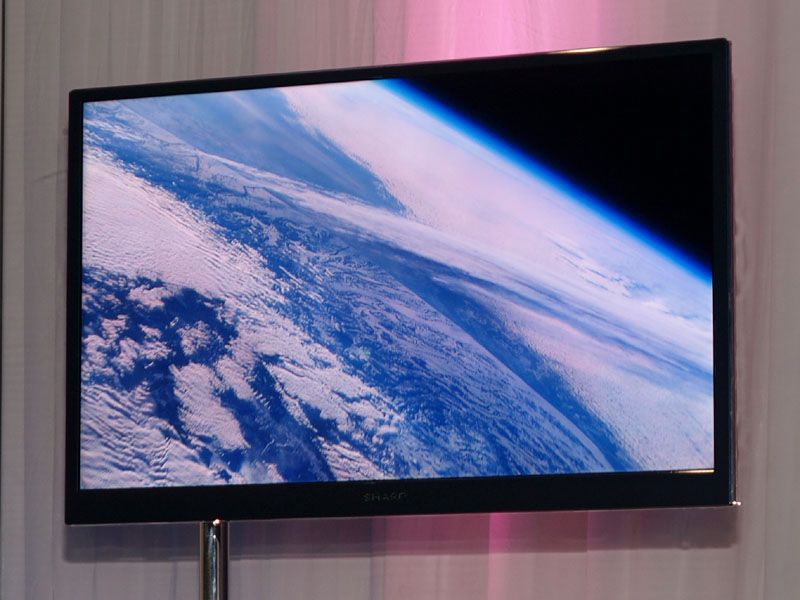 Illustration for article titled Sharp Unveils "Experimental" LCD TVs Just 20 mm Thick